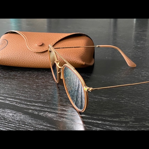 ❌SOLD❌ Rose Gold Ray-bans - Picture 3 of 5
